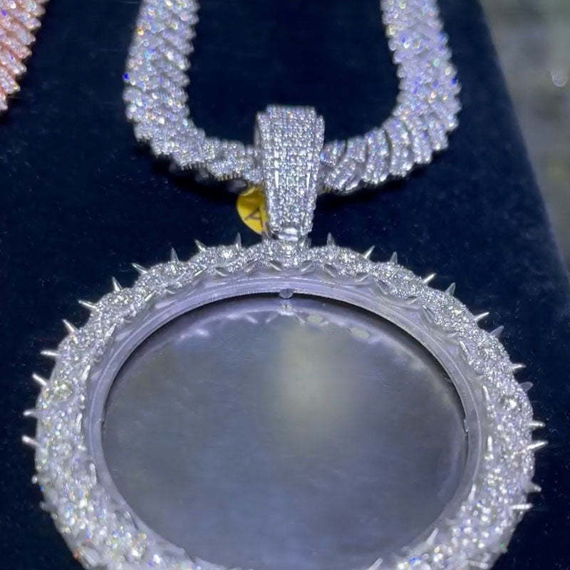 Moissanite Thorn Round Customizable Photo Pendant