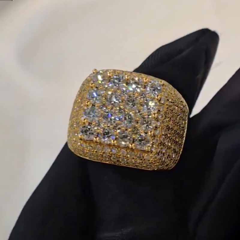 King Gold Sequence Moissanite Ring
