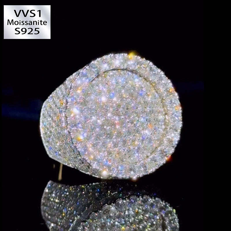 Moissanite Three-dimensional Circular Design Ring