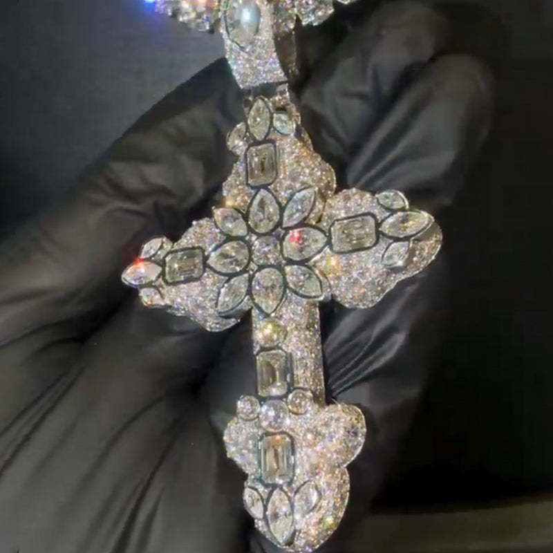Cross Special Inlaid Gravity Moissanite Pendant