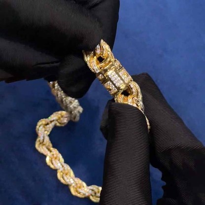 12mm Moissanite Exquisite Socket Design Diamond Twist Chain