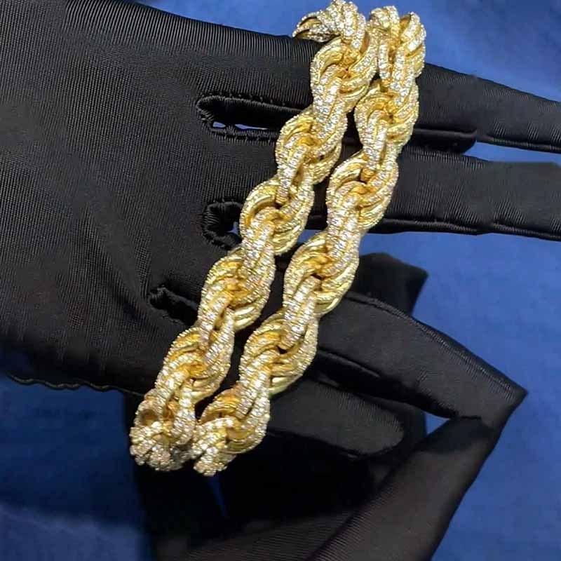 12mm Moissanite Exquisite Socket Design Diamond Twist Chain