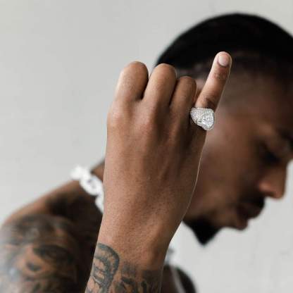 Clustered Heart Ring White Gold - 6IX ICE