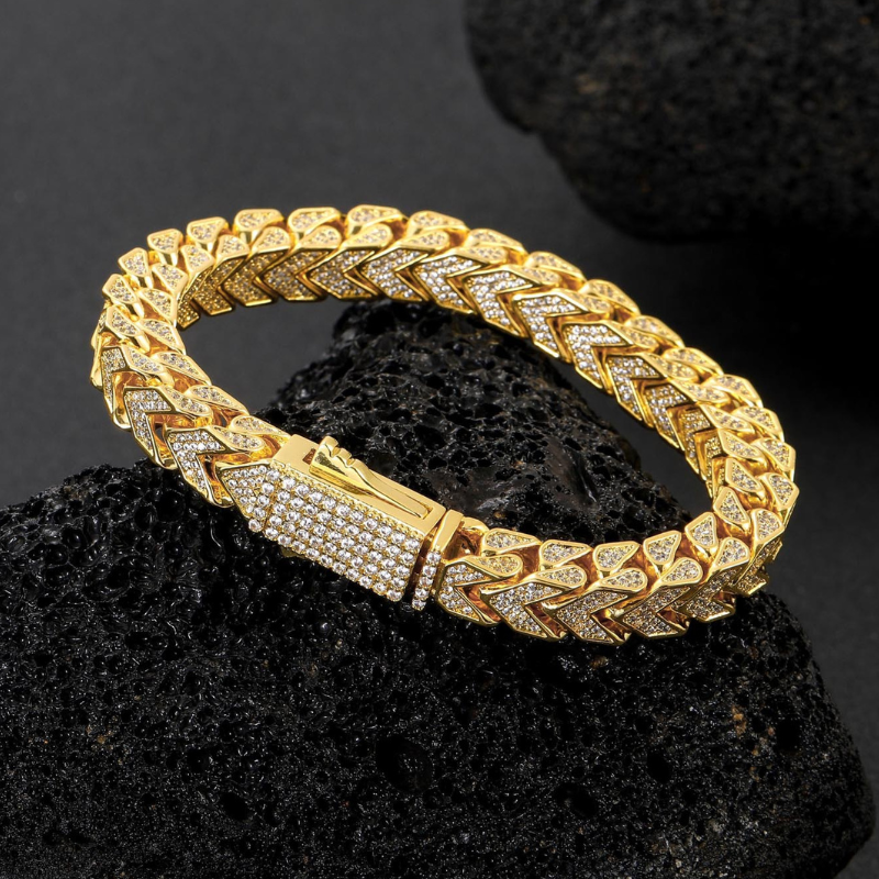 8mm Moissanite V-Shaped Chain 4-Sided Diamond Chain