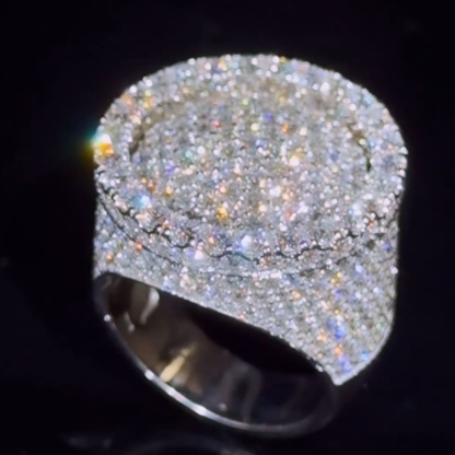 Moissanite Three-dimensional Circular Design Ring