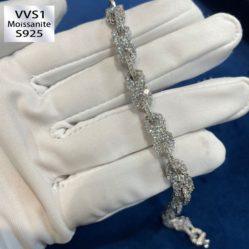 Moissanite Horizontal Figure 8 Infinite Cross Bracelet