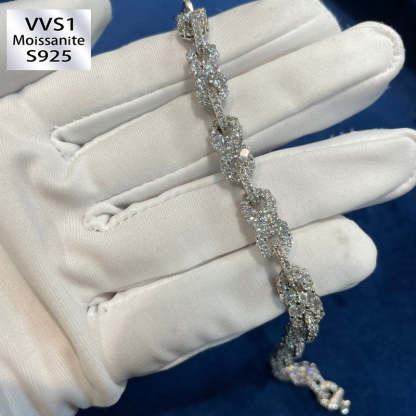 Moissanite Horizontal Figure 8 Infinite Cross Bracelet