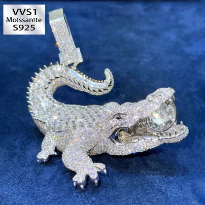 Moissanite Luxury Charm Crocodile Pendant
