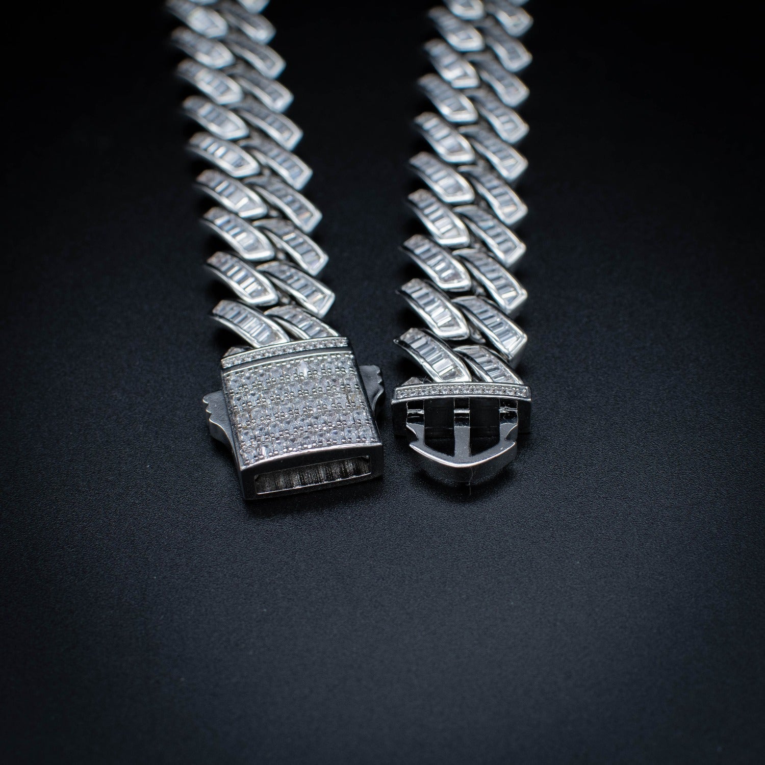 Moissanite Baguette Cuban Link Chain (18mm) in White Gold