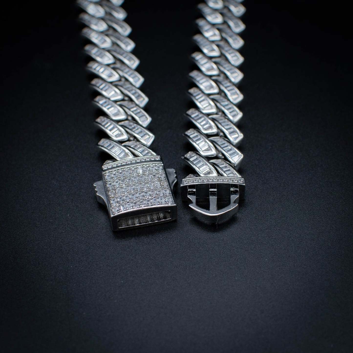 Moissanite Baguette Cuban Link Chain (18mm) in White Gold