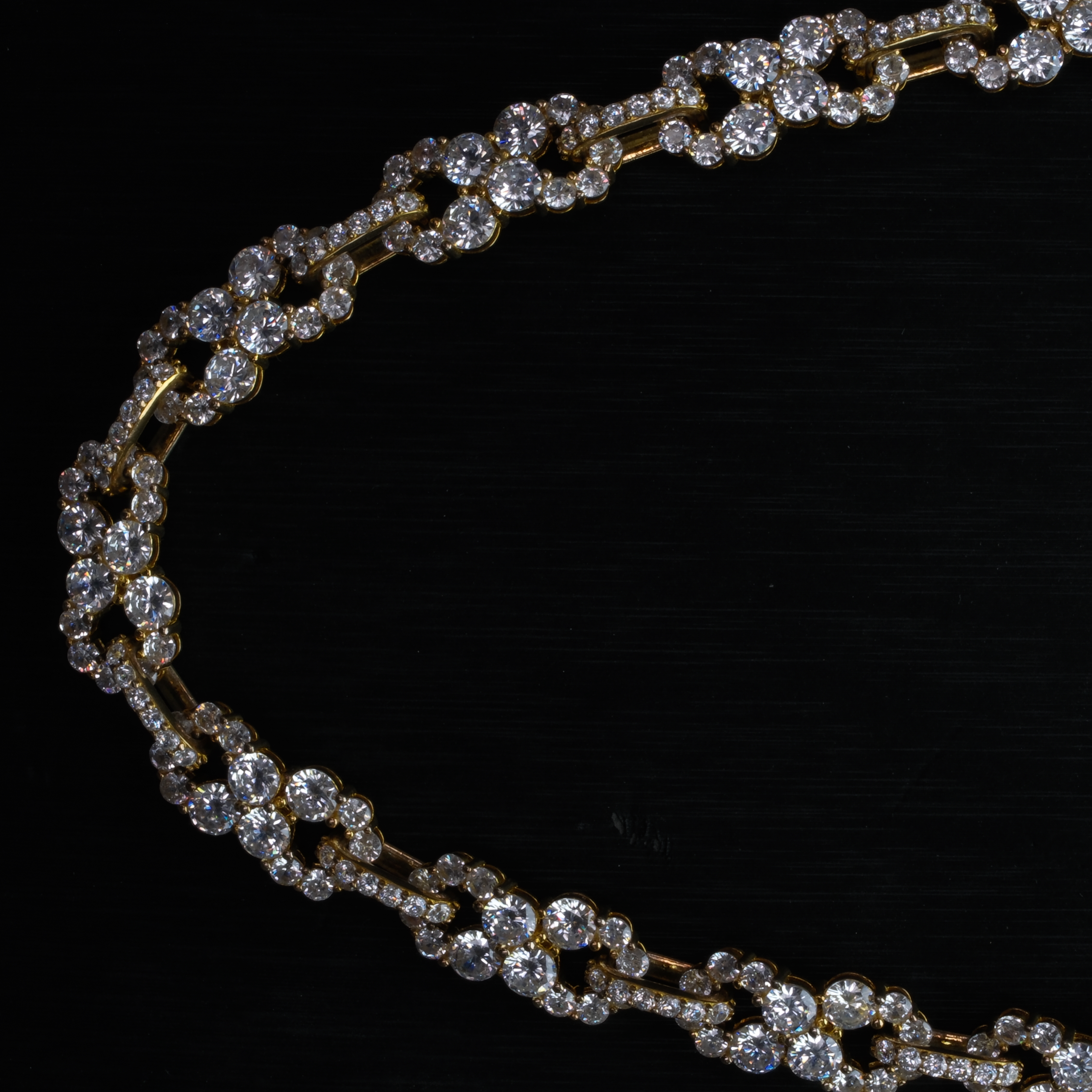 Hip-Hop Moissanite Infinite Loop Necklace