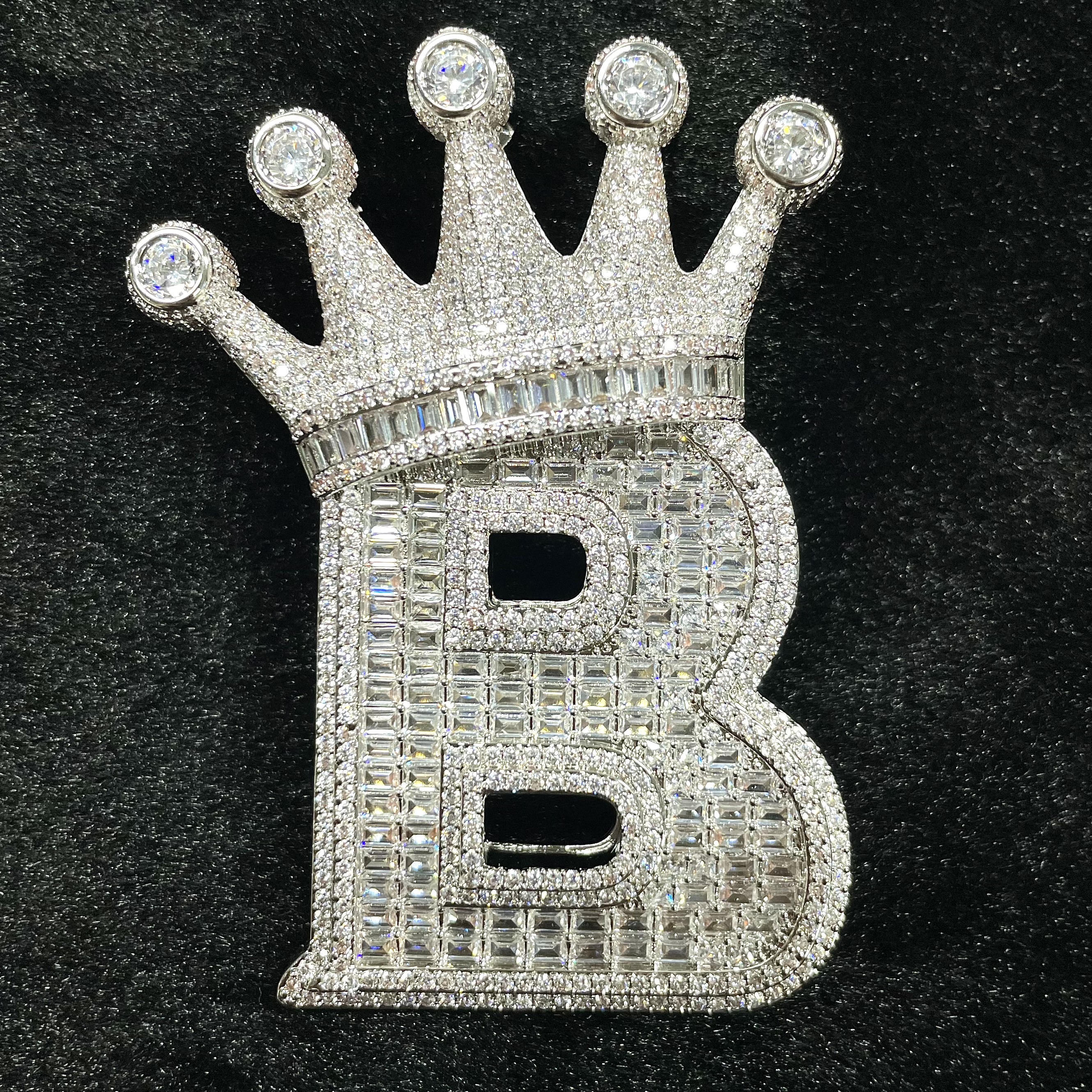 Moissanite Diamond Crown Buckle Letter "B" Pendant
