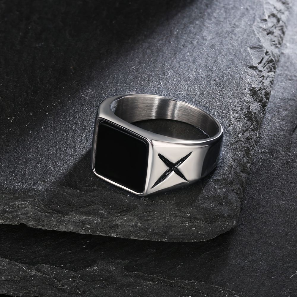 Black Agate Mens Ring in 18K Gold/White Gold