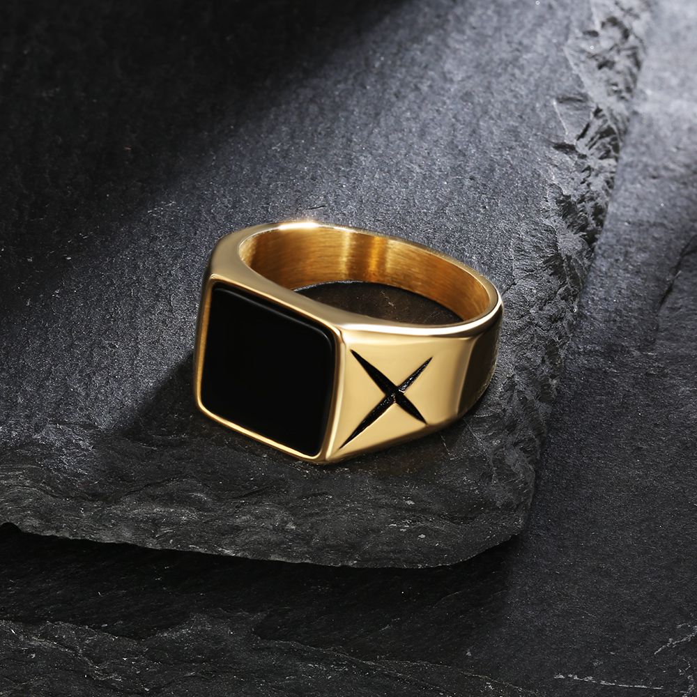 Black Agate Mens Ring in 18K Gold/White Gold
