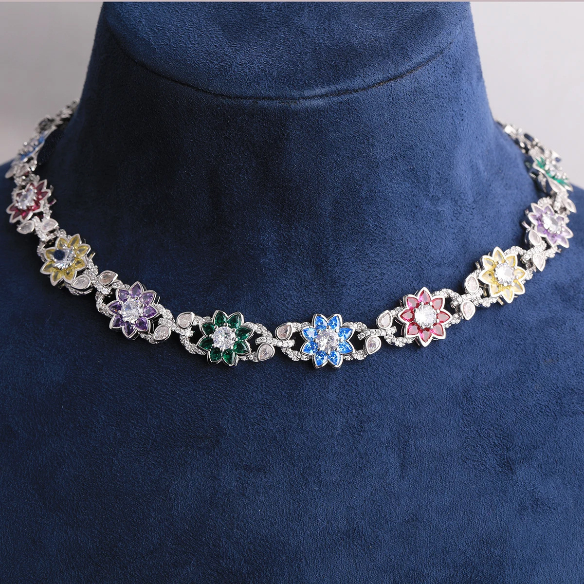 Hip-Hop Colored Flower Leaf Necklace with Moissanite
