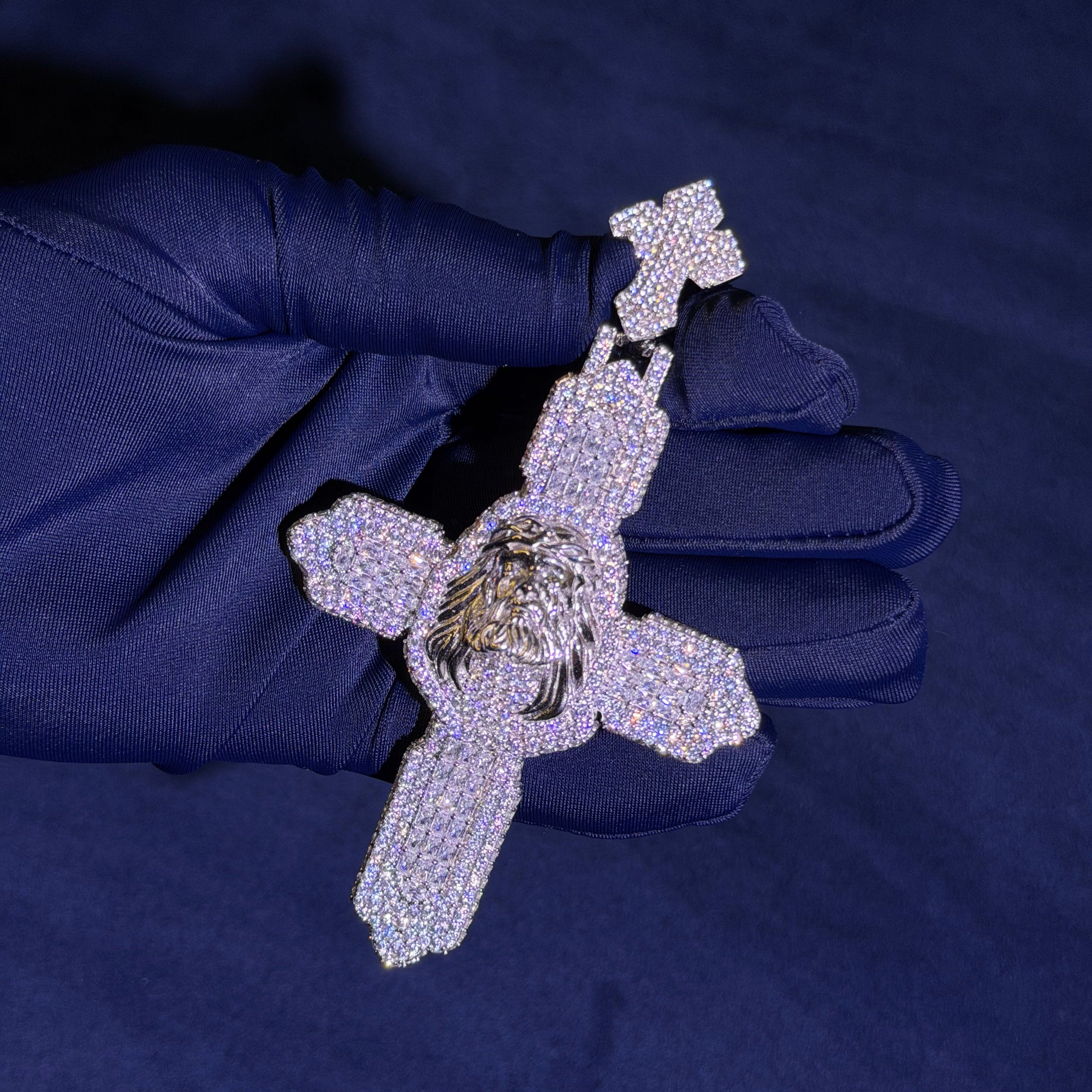 Ice-Pattern Moissanite Cross Portrait Pendant