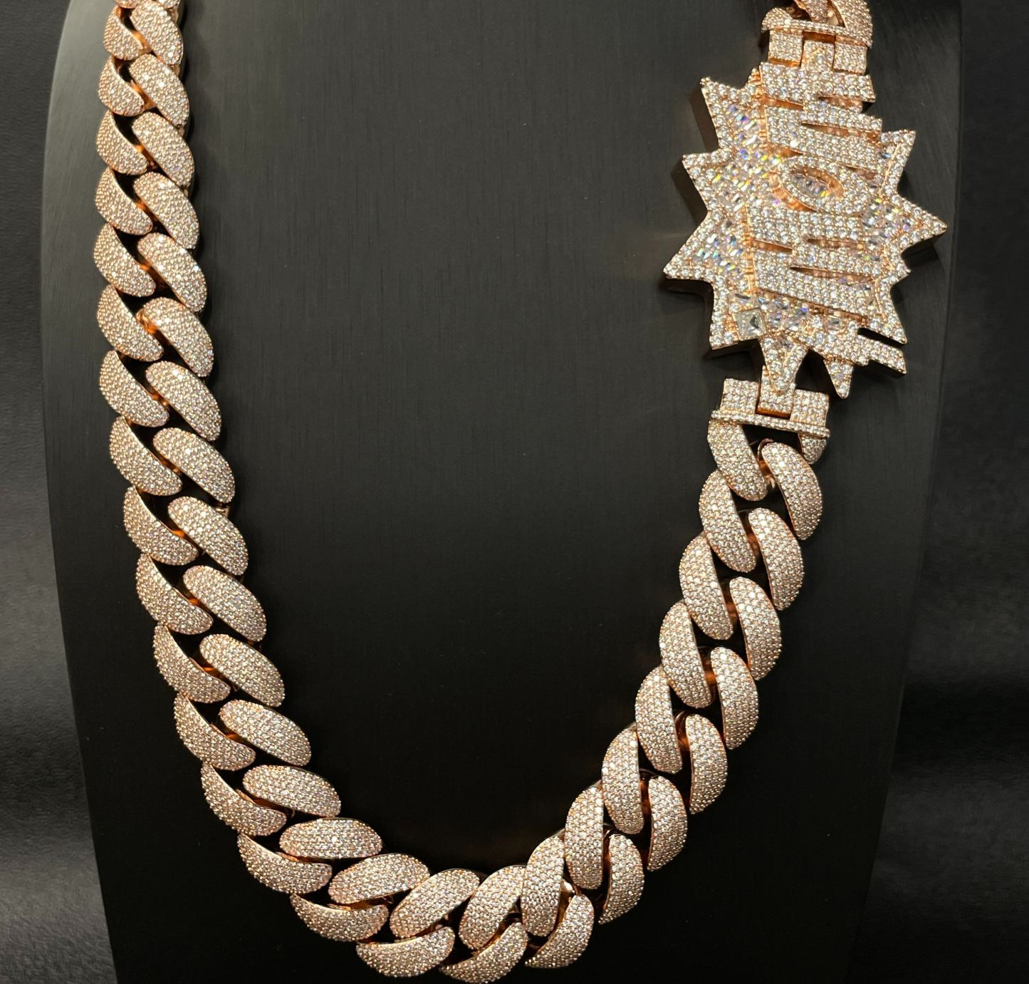 Moissanite "WOW" Letter Design Buckle 20mm Cuban Chain