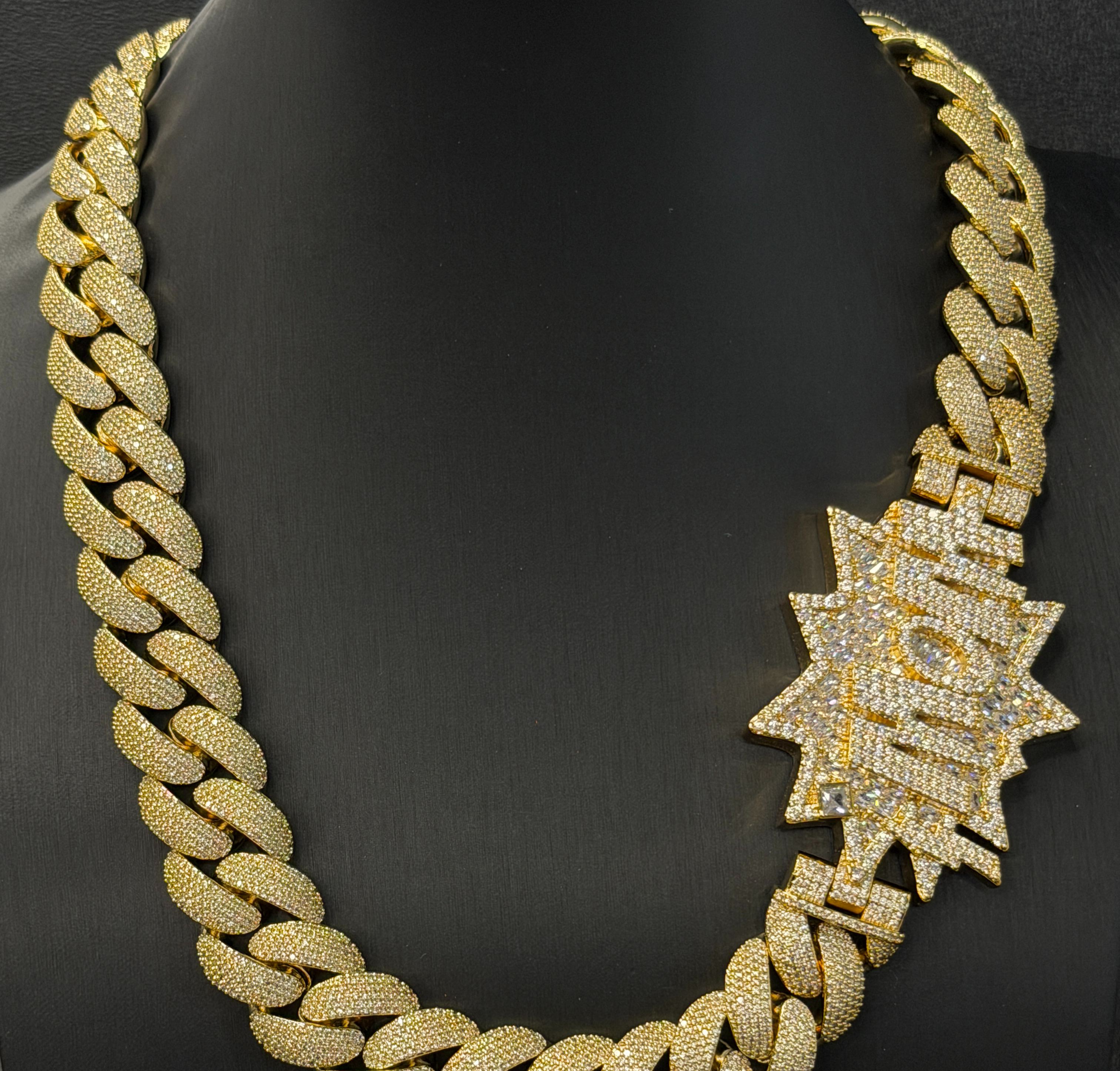 Moissanite "WOW" Letter Design Buckle 20mm Cuban Chain