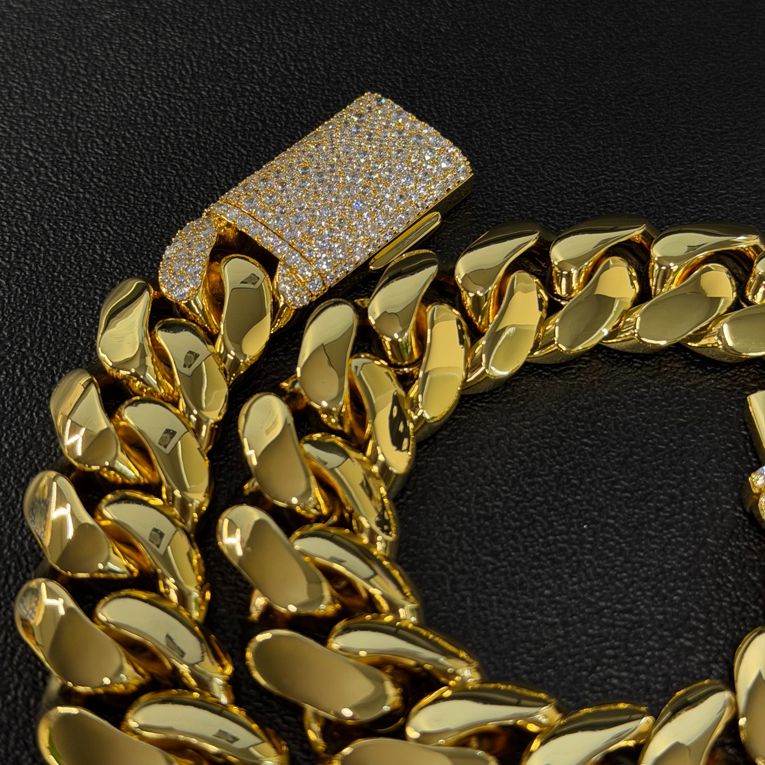 25mm Detail-oriented Design Moissanite Cuban Chain