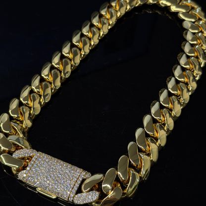 25mm Detail-oriented Design Moissanite Cuban Chain