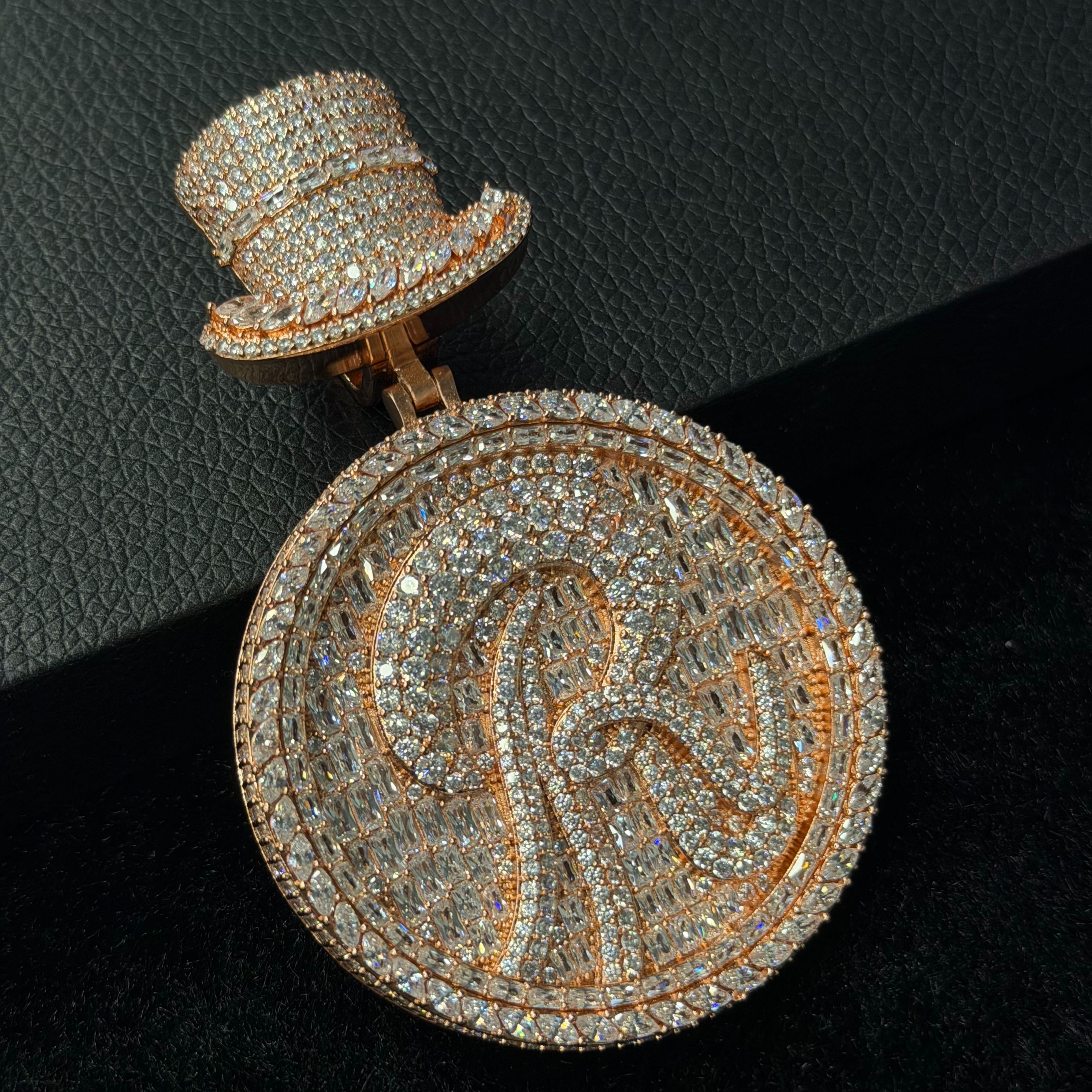 Gentleman's hat Runtz Letter Moissanite Pendant
