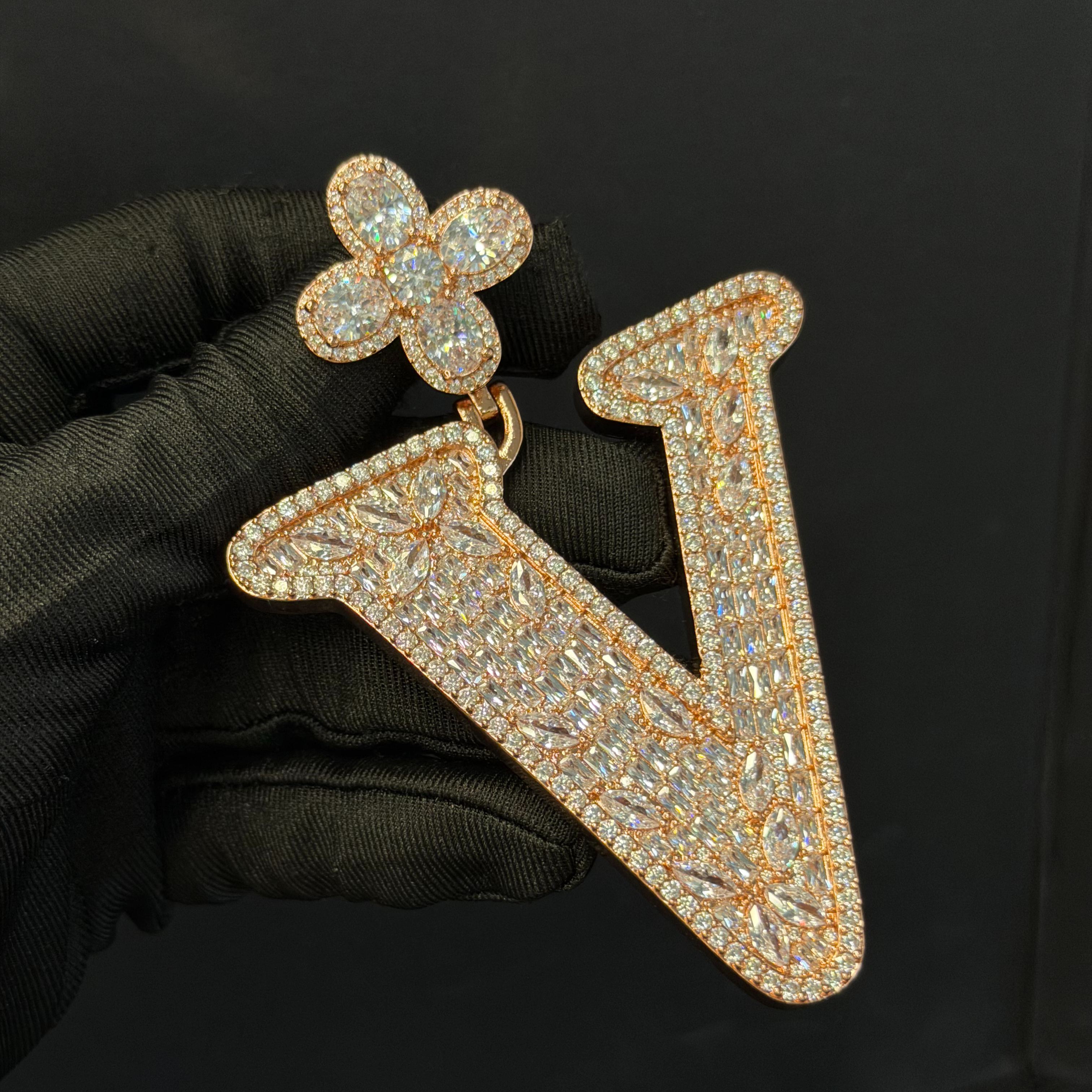 Design Letter V Marquise Shape Moissanite Pendant