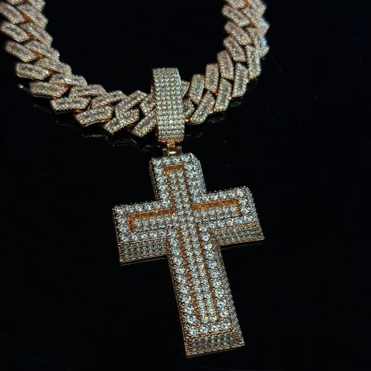 S925 Moissanite Three-Dimensional Cross Pendant