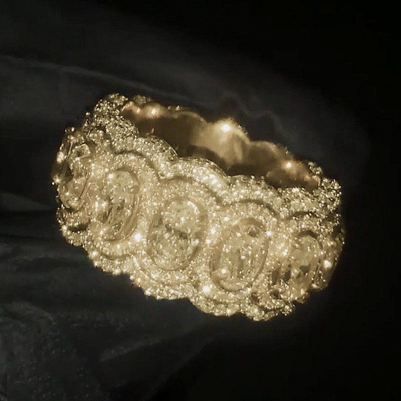 Moissanite Patterned Edge Design Oval Goose Egg Diamond Ring