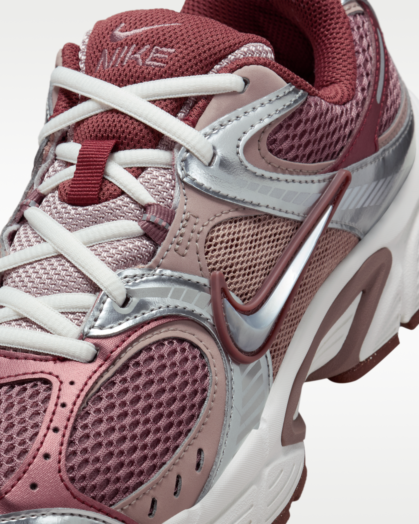 Nike V5 RNR Women's Shoes with Reflective Design Accents - Smokey Mauve/Red Sepia/Malt/Metallic Silver - View 7