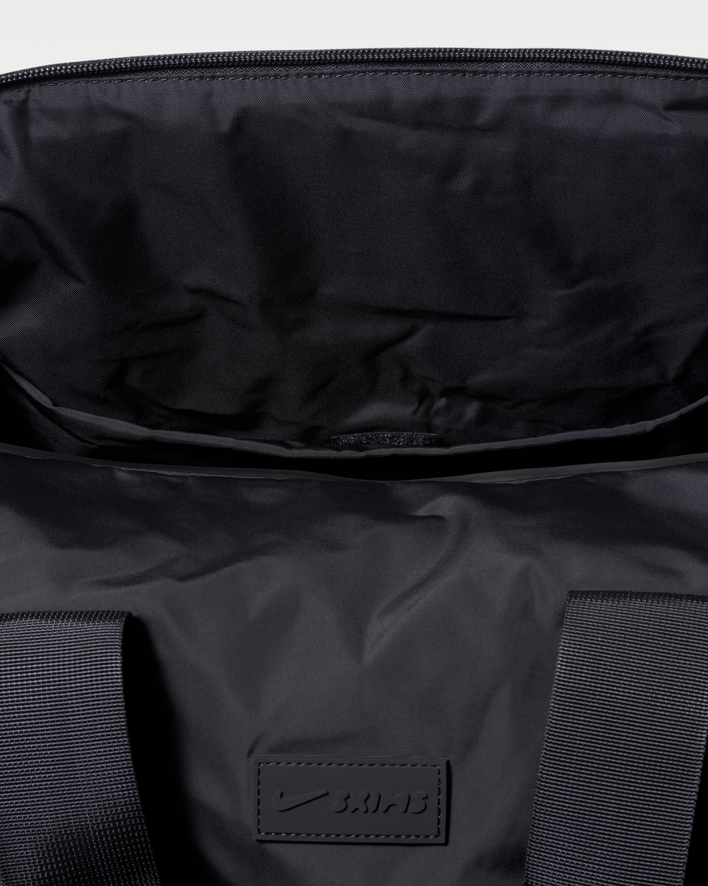 NikeSKIMS Women’s Puffer Gym Bag - NSKM Obsidian/NSKM Obsidian - View 6