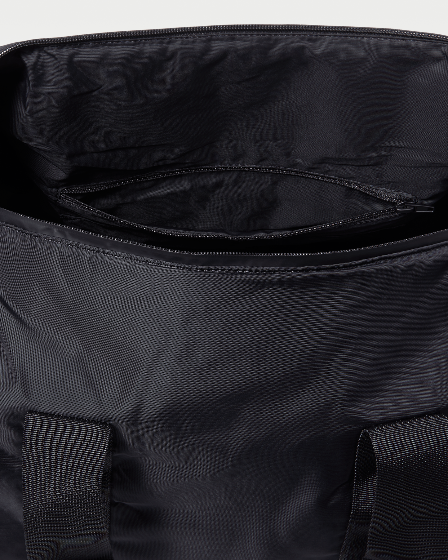 NikeSKIMS Women’s Puffer Gym Bag - NSKM Obsidian/NSKM Obsidian - View 7