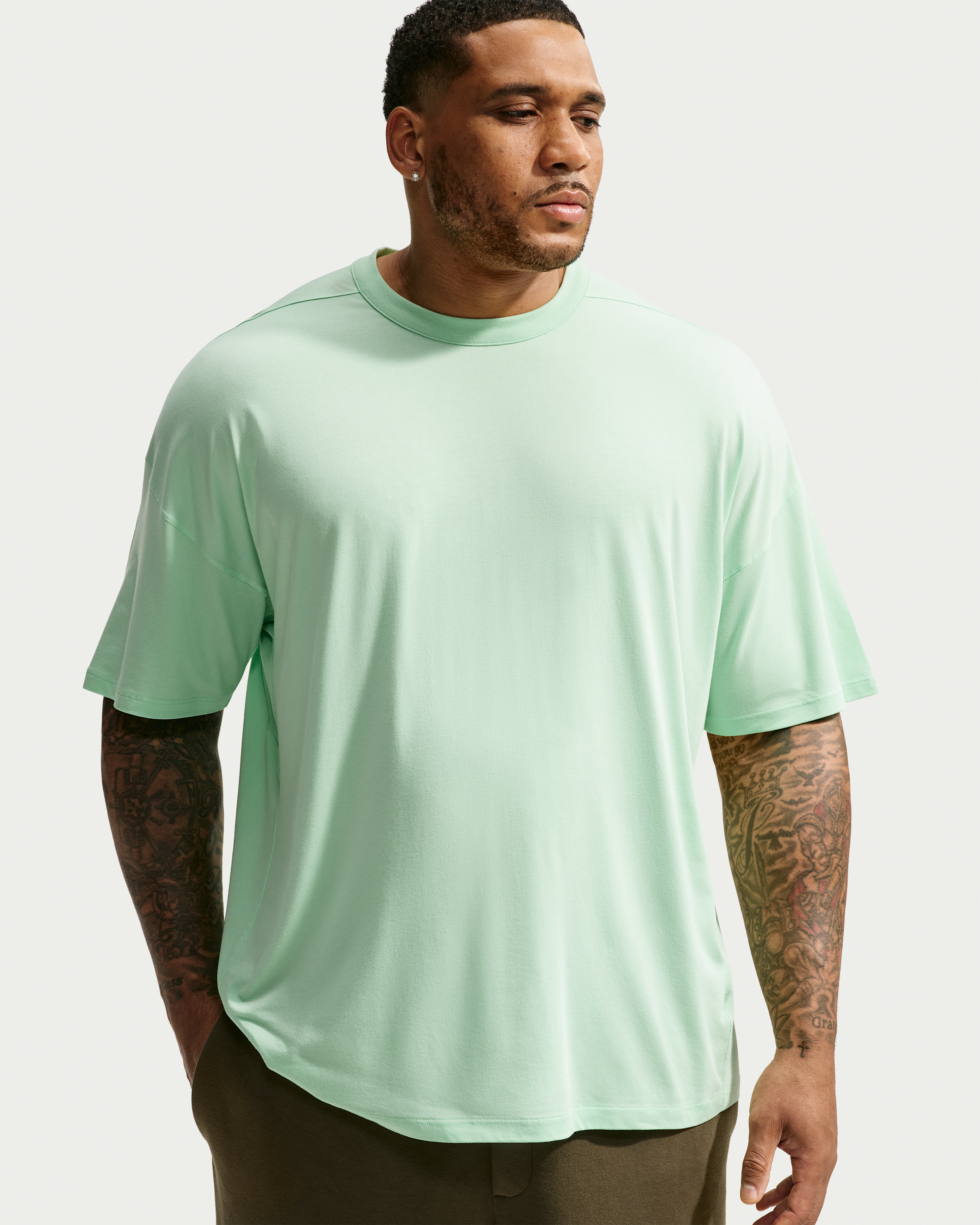 Nike 24.7 ImpossiblySoft Light Men's Dri-FIT Short-Sleeved T-Shirt - Cucumber Calm/Sail/Illusion Green - View 7