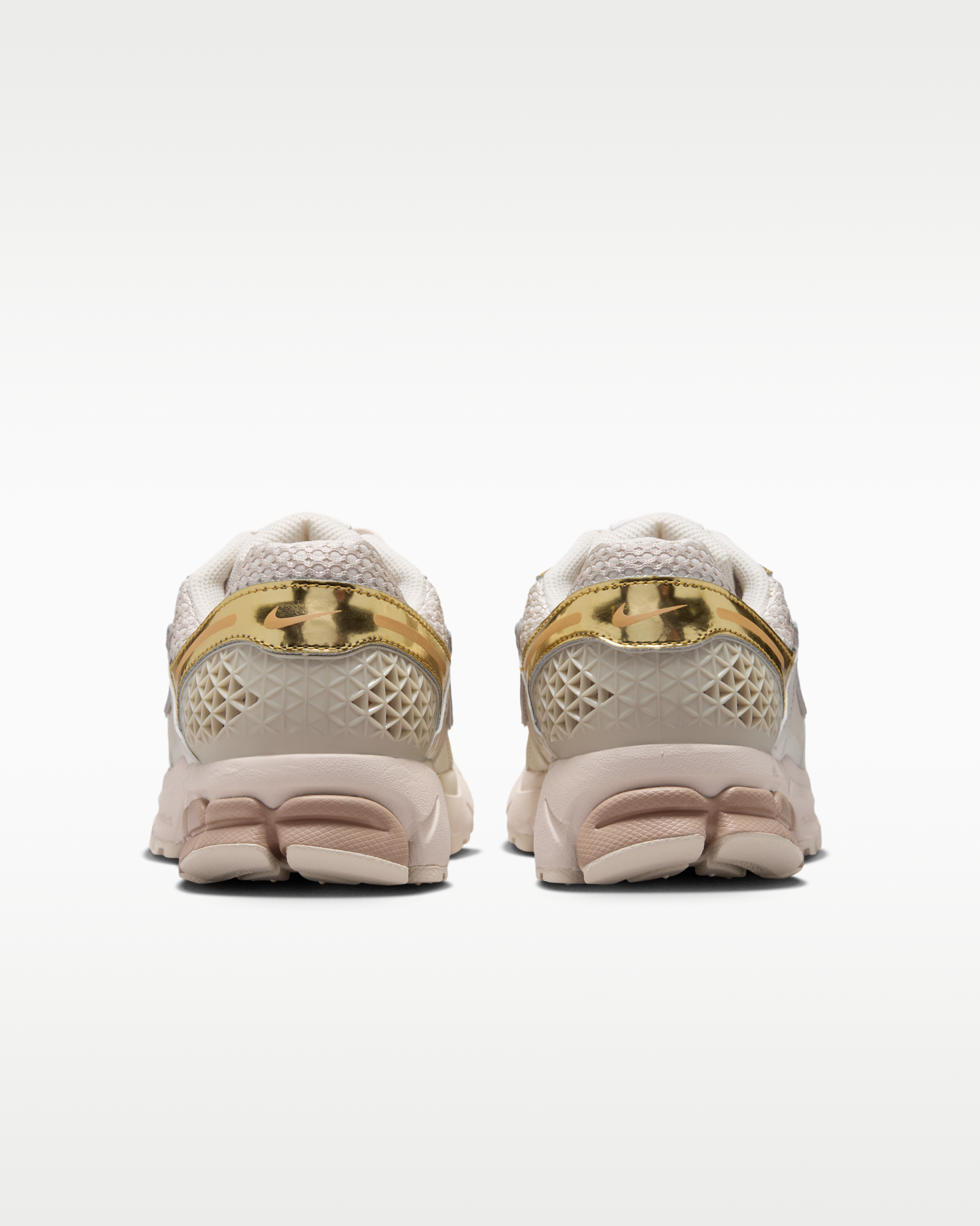 Nike Zoom Vomero 5 Women's Shoes - Light Orewood Brown/Hemp/Phantom/Metallic Gold - View 6