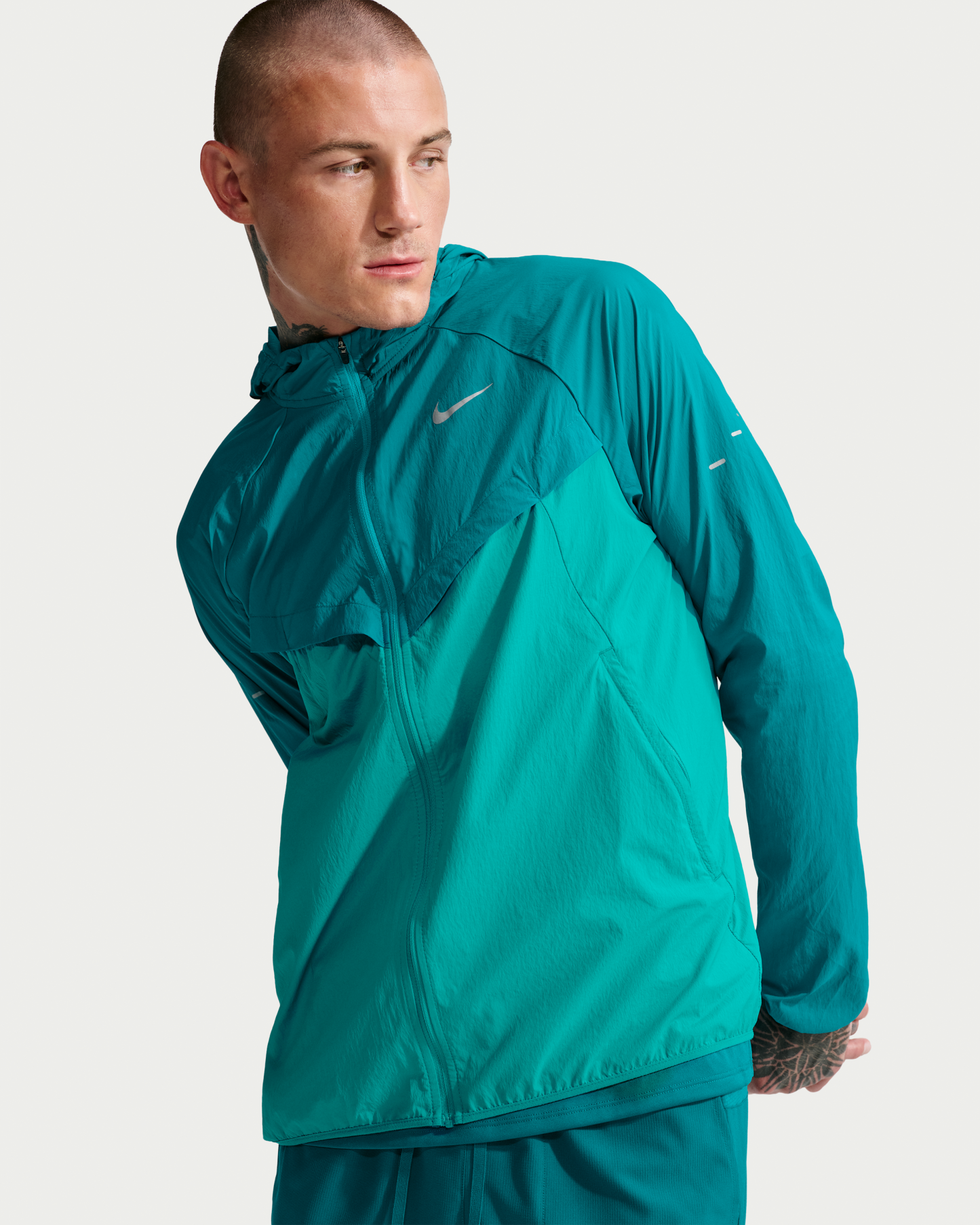 Nike Stride Men's Repel UV Running Jacket - Bright Spruce/Energy - View 1