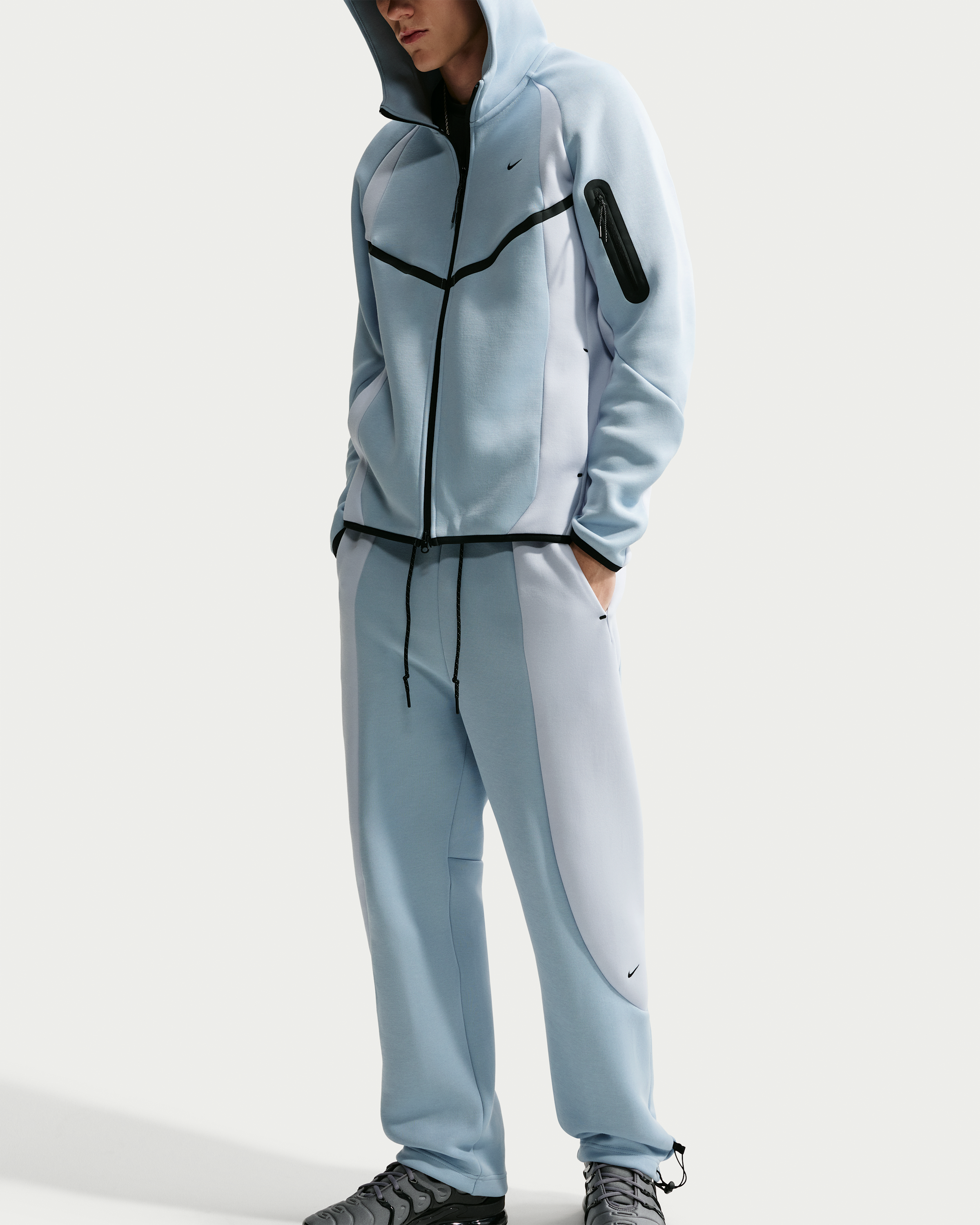 Nike Tech Men's Colour-Block Open-Hem Fleece Trousers - Light Armoury Blue/Football Grey/Black - View 4