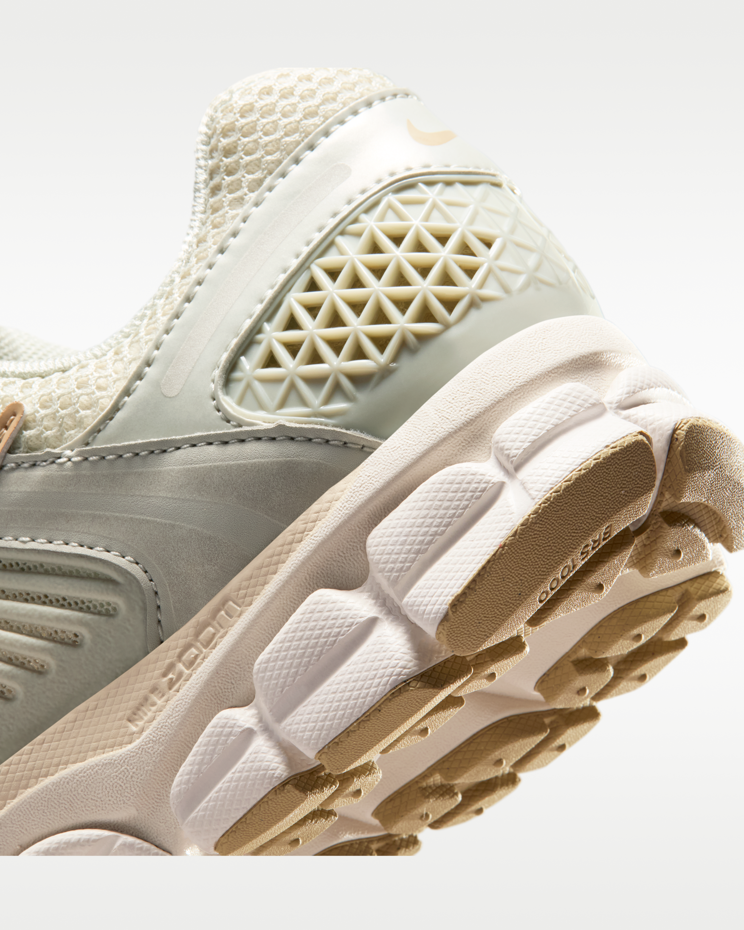 Nike Zoom Vomero 5 Women's Shoes with Reflective Design Accents - Light Bone/Phantom/Light Orewood Brown/Light Bone - View 8