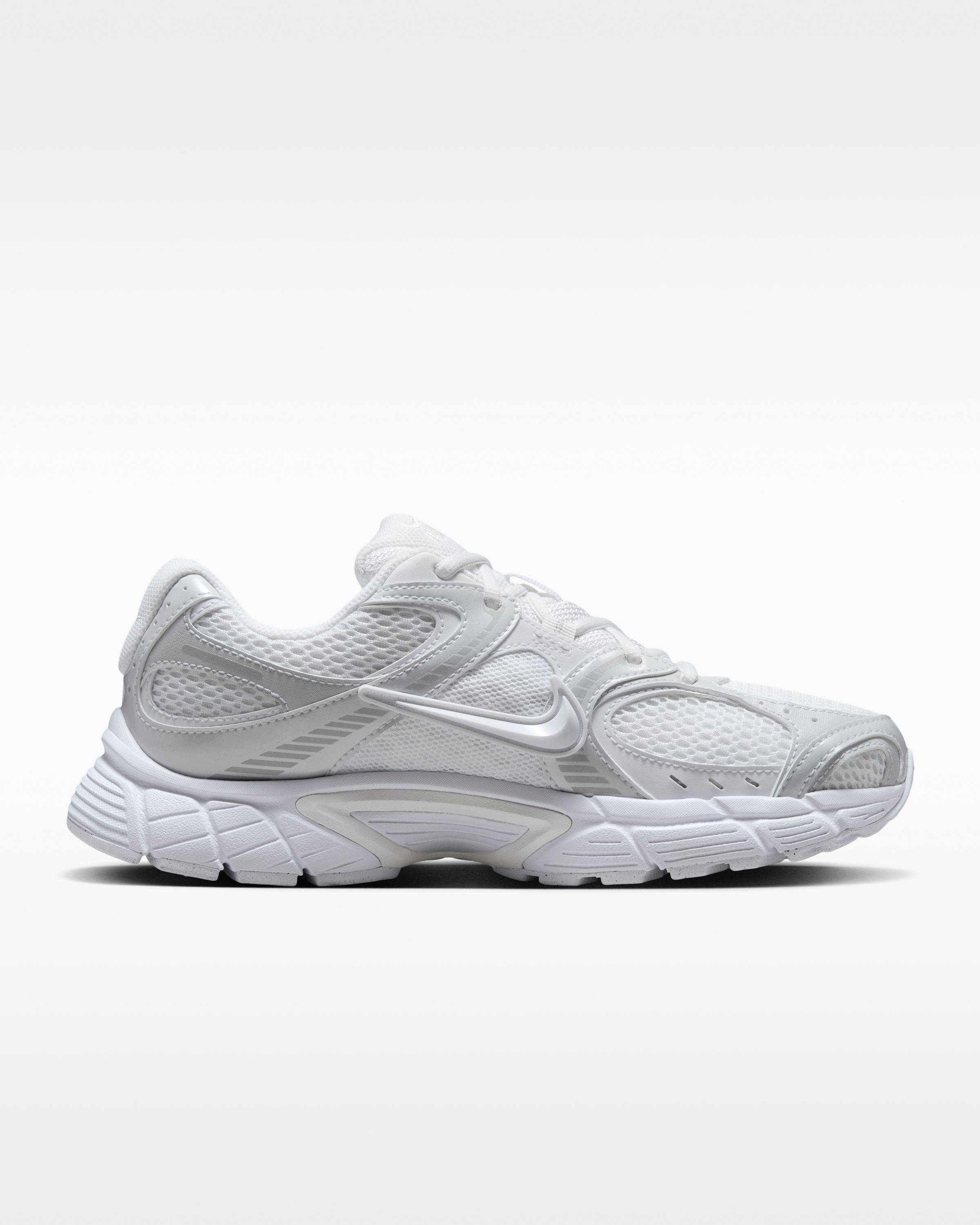 Nike V5 RNR Women's Shoes with Reflective Design Accents - White/Black/Metallic Silver/White - View 3