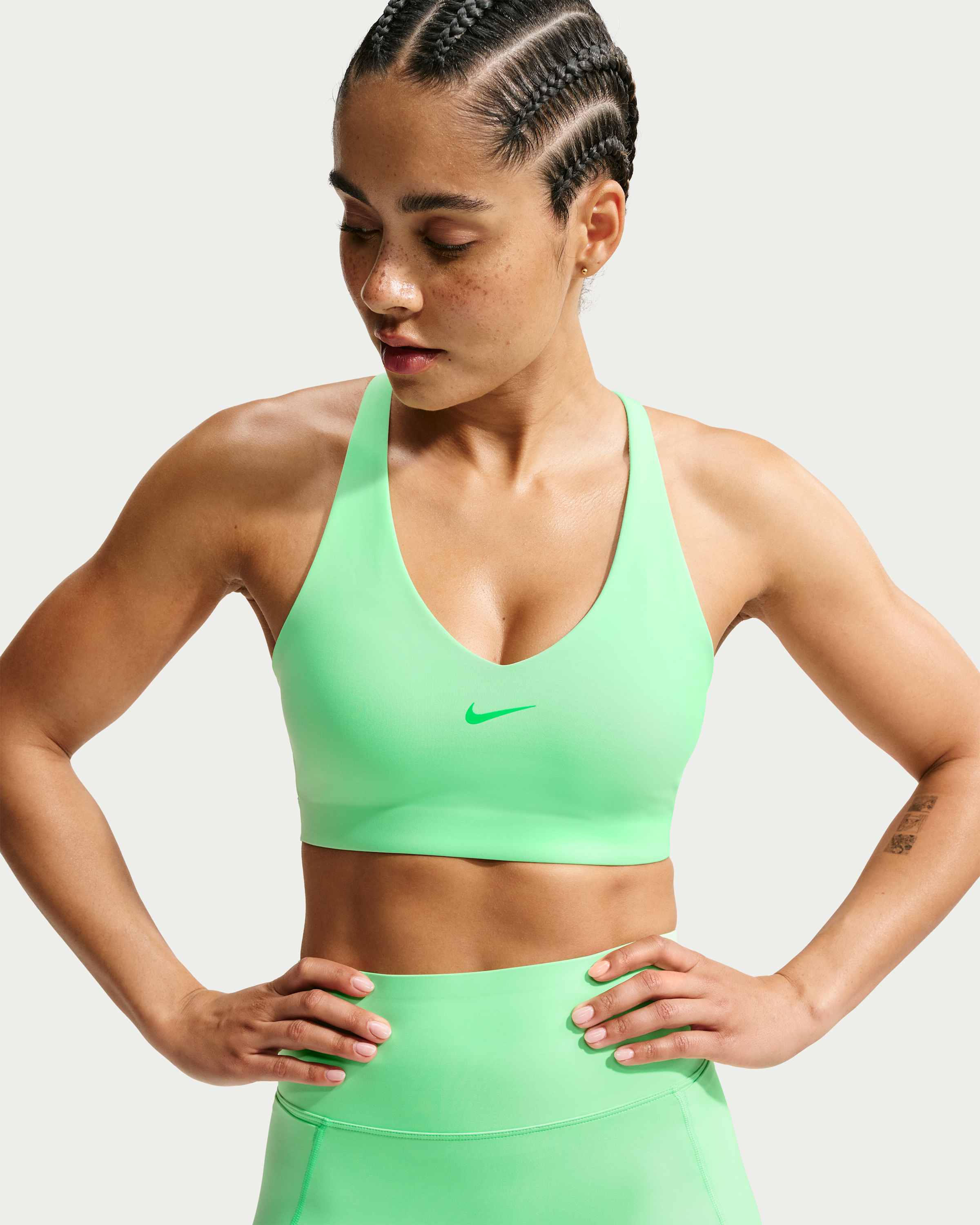Nike Universa Women's Medium-Support Padded Sport Bra - Illusion Green/Light Green Spark/Green Spark - View 2
