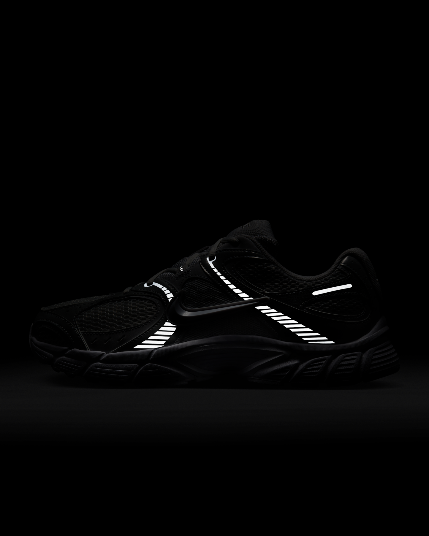 Nike V5 RNR Men's Shoes - White/Black/Metallic Silver/White - View 11