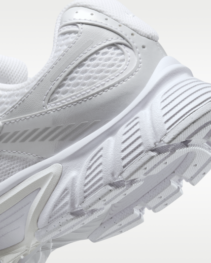 Nike V5 RNR Women's Shoes with Reflective Design Accents - White/Black/Metallic Silver/White - View 8