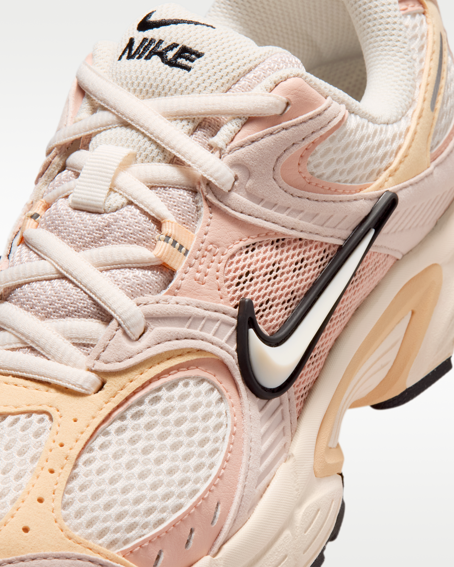 Nike V5 RNR Women's Shoes - Chalk/Silt Red/Arctic Orange/Chalk - View 7