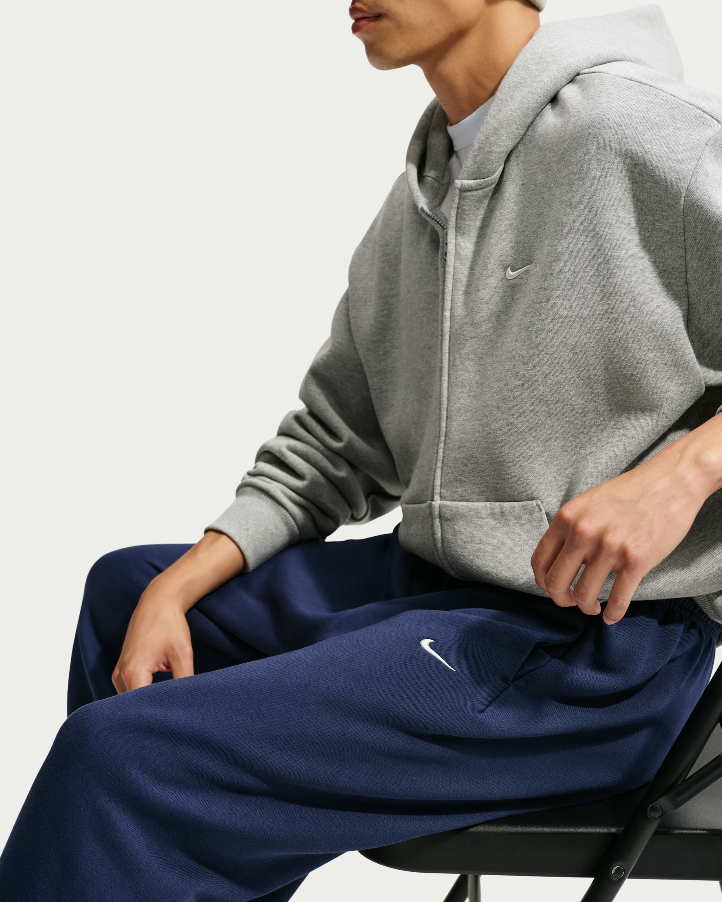 Nike Solo Fleece Men's Cuffed Trousers - Midnight Navy/Sail - View 4