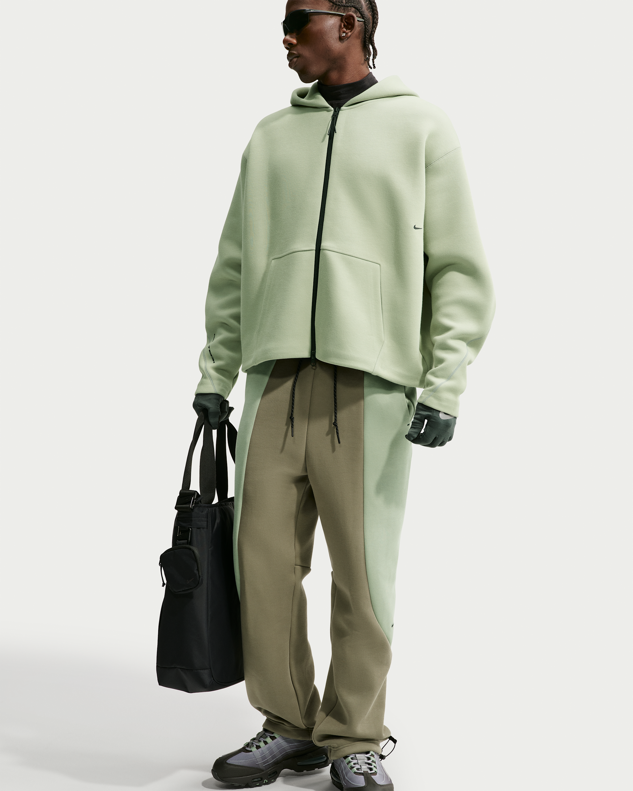 Nike Tech Men's Colour-Block Open-Hem Fleece Trousers - Silver Sage/Jade Horizon/Black - View 4