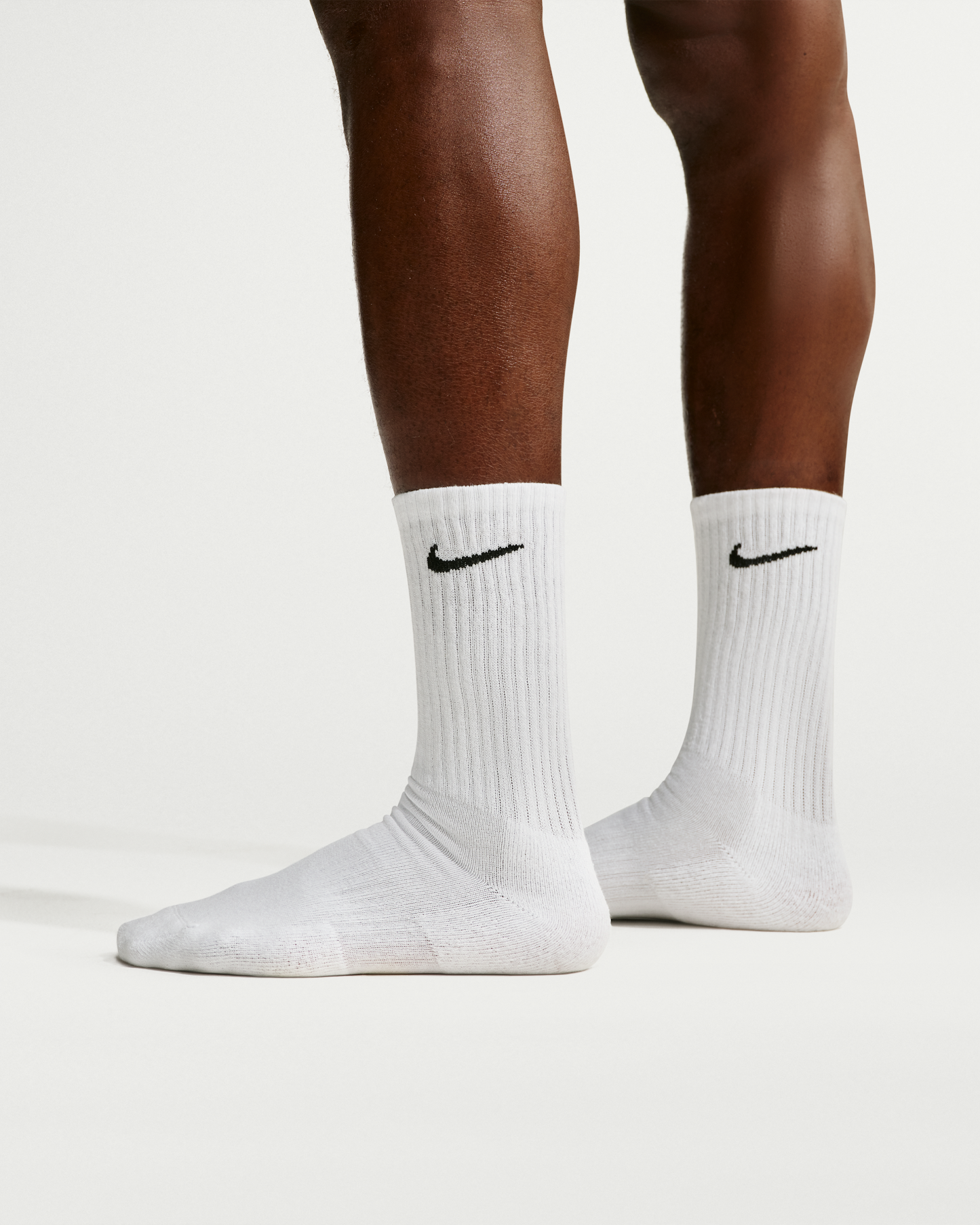 Nike Everyday Cushioned Training Crew Socks (6 Pairs) - White/Black - View 3