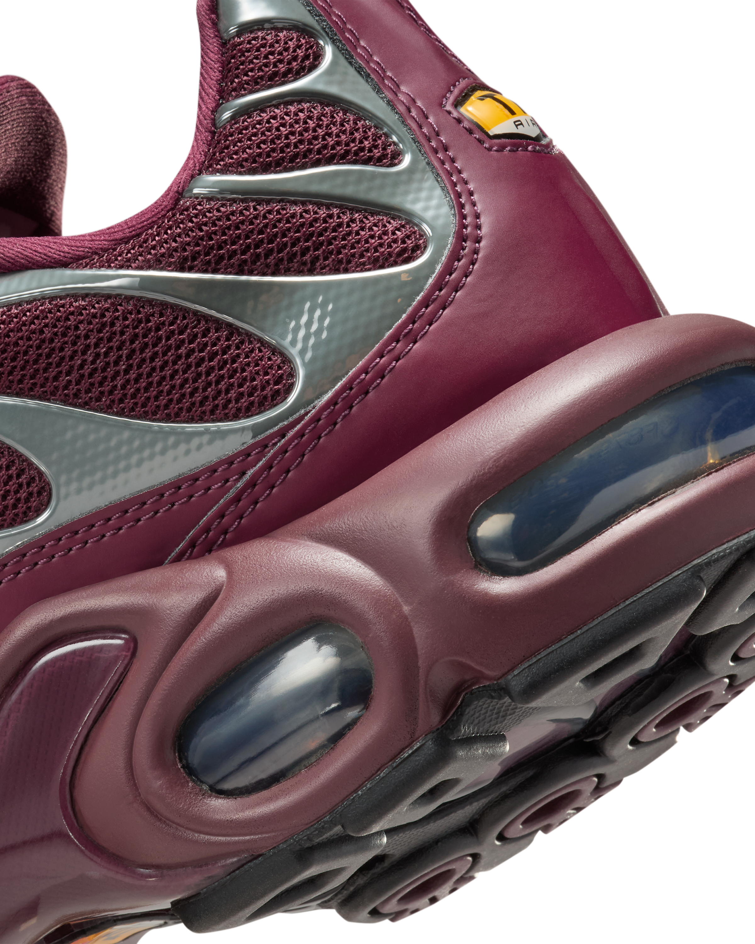 Nike Air Max Plus SE Women's Shoes - Night Maroon/Dark Team Red/Metallic Silver/Black - View 8