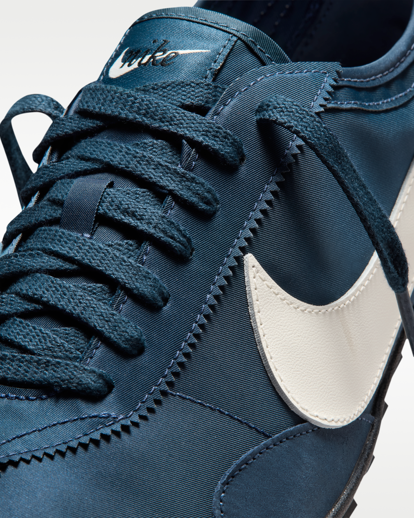 Nike Moon Shoe OG Men's Shoes - Midnight Navy/Black/Sail - View 7