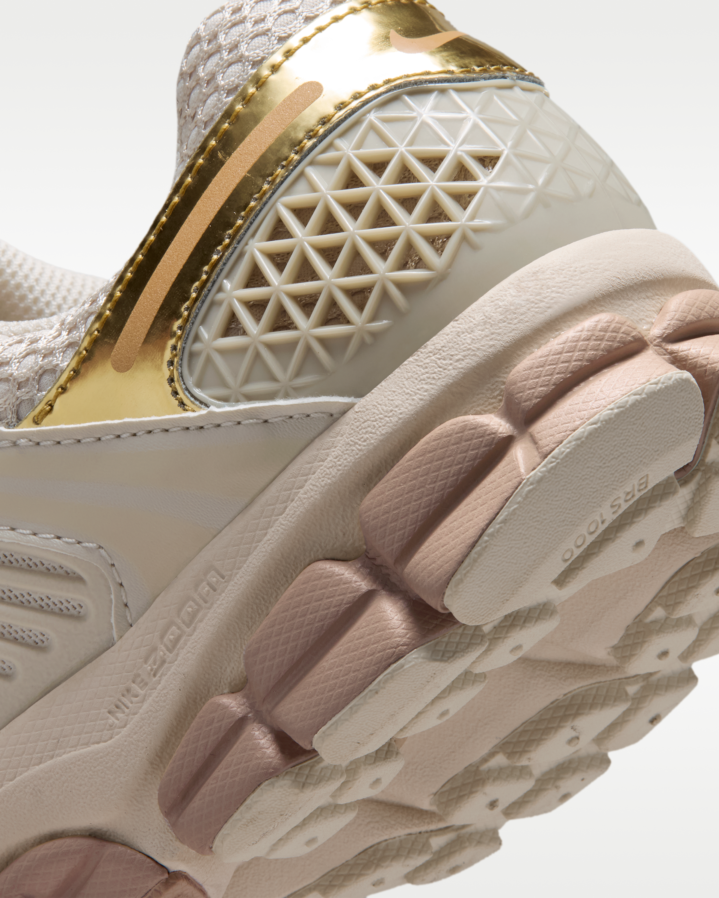 Nike Zoom Vomero 5 Women's Shoes - Light Orewood Brown/Hemp/Phantom/Metallic Gold - View 8