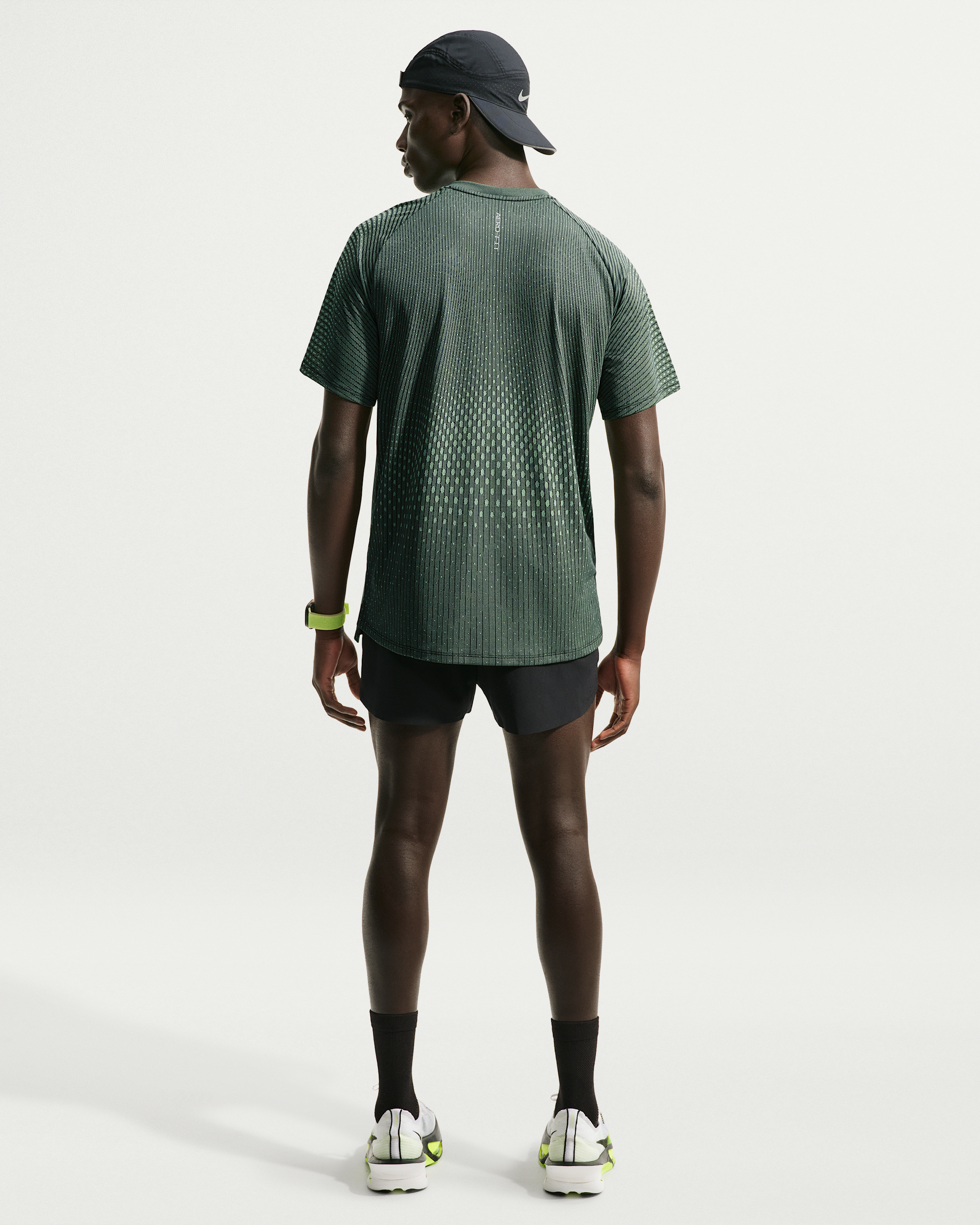 Nike Stride Aero-FIT Men's Short-Sleeve Running Top - Black/Light Green Spark - View 5
