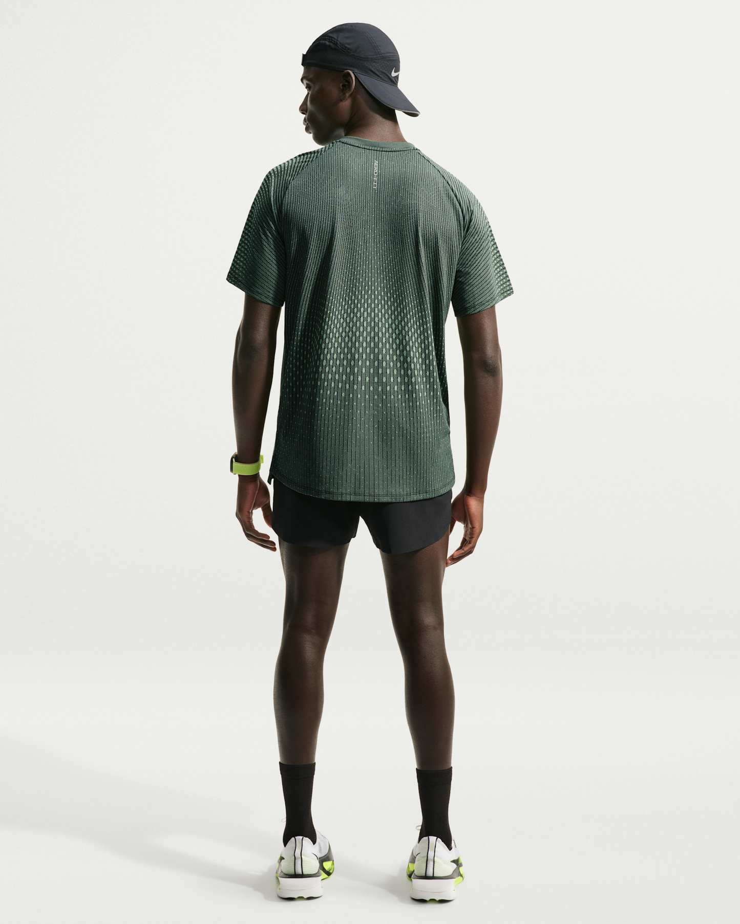 Nike Stride Aero-FIT Men's Short-Sleeve Running Top - Black/Light Green Spark - View 5