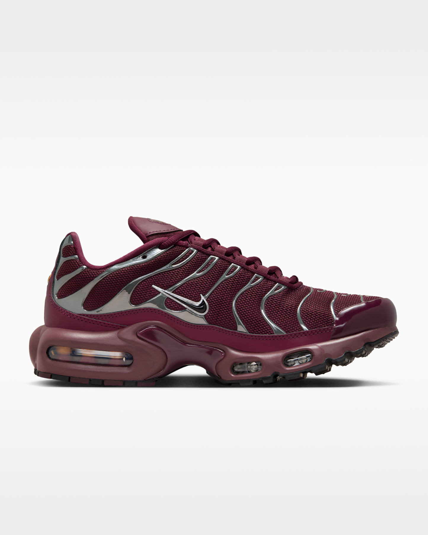 Nike Air Max Plus SE Women's Shoes - Night Maroon/Dark Team Red/Metallic Silver/Black - View 3